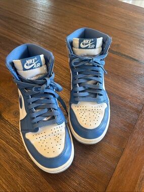 Nike High-Top Sneakers in Blue and White